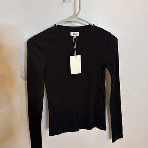 Tags on, Primi Ribbed Long-Sleeve T-shirt